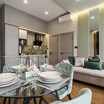 Family Boutique 3 *