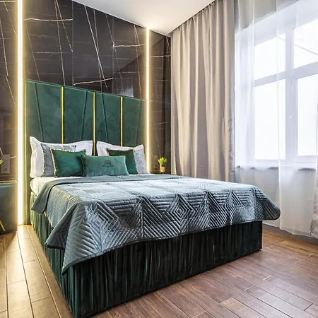 Family Boutique 3 * Lviv