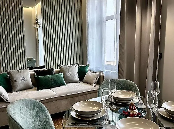 Family Boutique 3 Apartment *