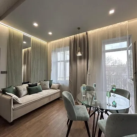 Family Boutique 3 Apartment Lviv